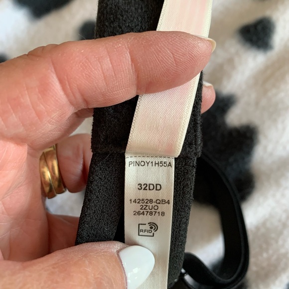 NWOT Victoria Secret padded underwire bra - Picture 4 of 7